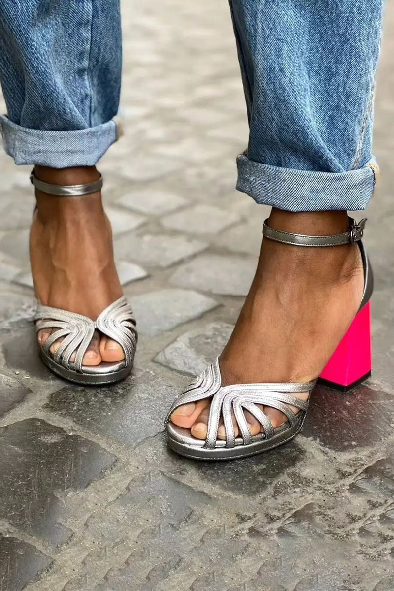 Naelle™ | Glanzende sandalen met brede hak en elegante gesp