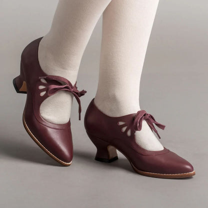 VITTORIA | Retro Hakken met Elegante Veters