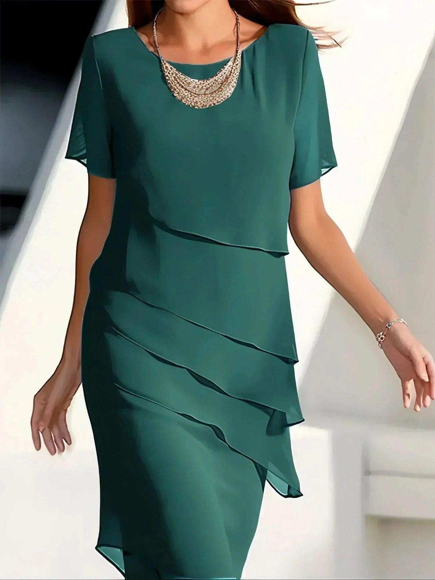 NOORÉ | Elegante Jurk met Flatterende Gelaagdheid