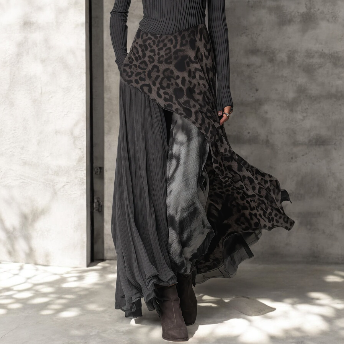 NKEM™ | Lange Jurk met Elegante Luipaardprint en Flatterende Vloeiing