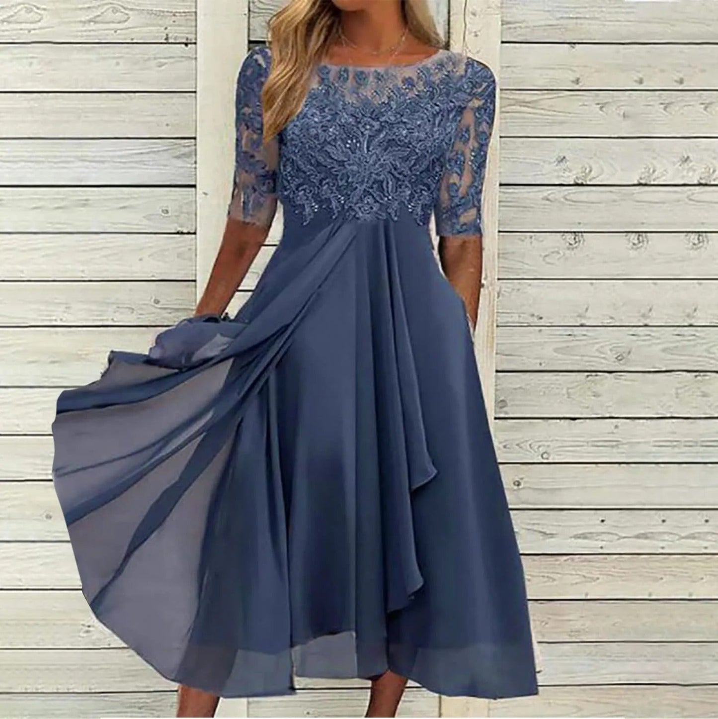 VICTORIA | Elegante Jurk met Kant en Vloeiende Rok